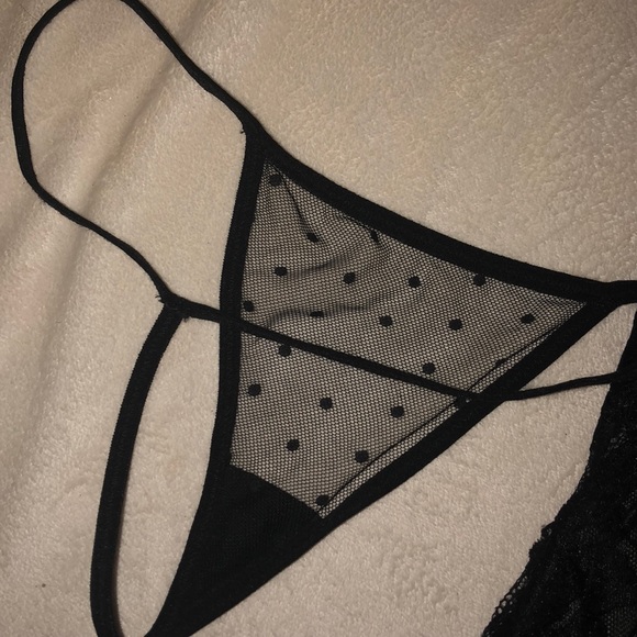 Super Sexy Chamise thong set w/ detachable garters - Picture 3 of 6